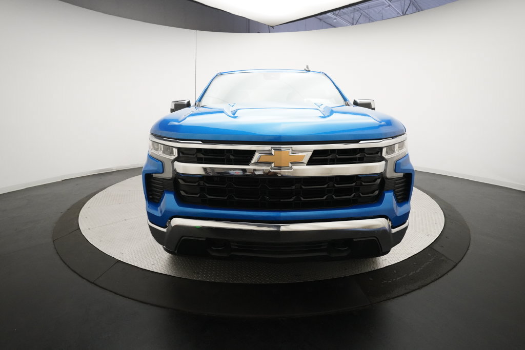 Used 2025 Chevrolet Silverado 1500 LT AWD/4WD image 11