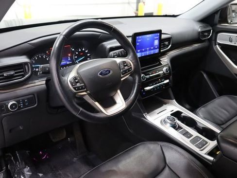 Used 2022 Ford Explorer Limited w/ Equipment Group 301A image 24