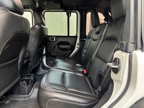 Used 2022 Jeep Wrangler Unlimited Willys image 16