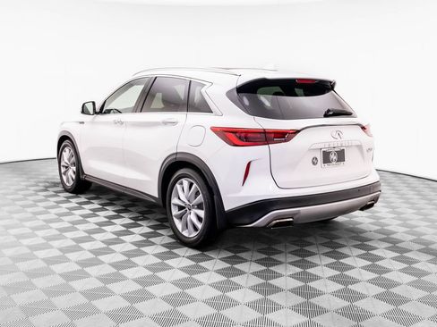 Used 2019 INFINITI QX50 Essential w/ Premium Heat Package AWD/4WD image 3