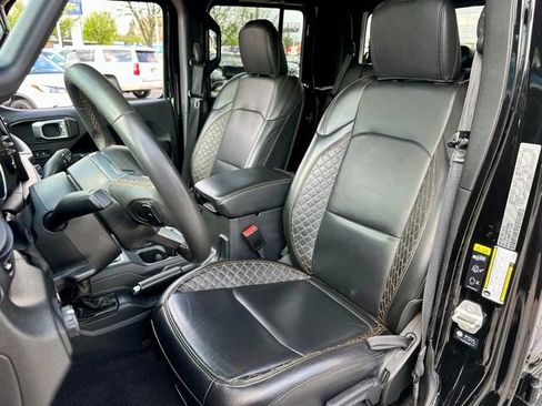 Used 2023 Jeep Gladiator Overland AWD/4WD image 14