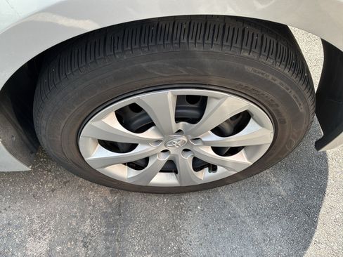 Used 2023 Toyota Corolla LE FWD image 9