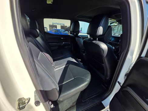 Used 2019 Toyota Tacoma Limited AWD/4WD image 14