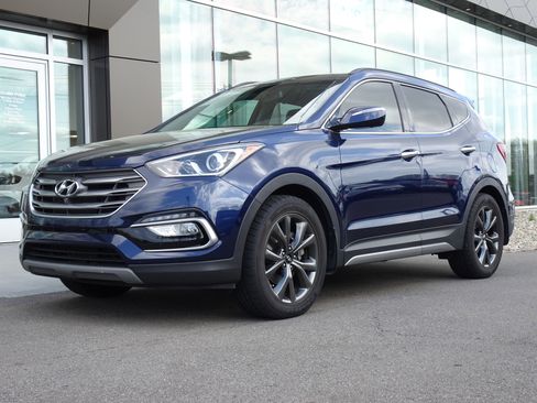 Used 2018 Hyundai Santa Fe Sport FWD image 1