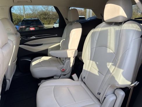 Used 2023 Buick Enclave Essence image 25