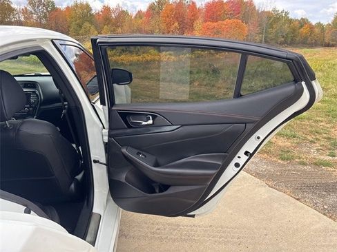 Used 2023 Nissan Maxima SR w/ Sport Mat Group image 34
