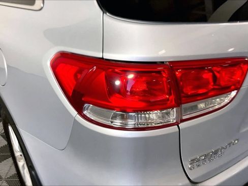 Used 2016 Kia Sorento FWD w/ LX Convenience Package image 31