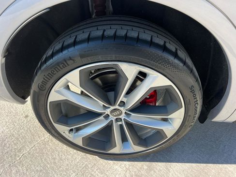 Certified 2025 Audi Q5 2.0T Premium Plus w/ Premium Plus Package image 17