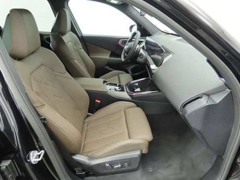 Certified 2025 BMW X3 xDrive30i w/ Convenience Package image 21