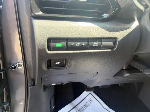 Used 2024 Nissan Sentra SV w/ All-Weather Package FWD image 30