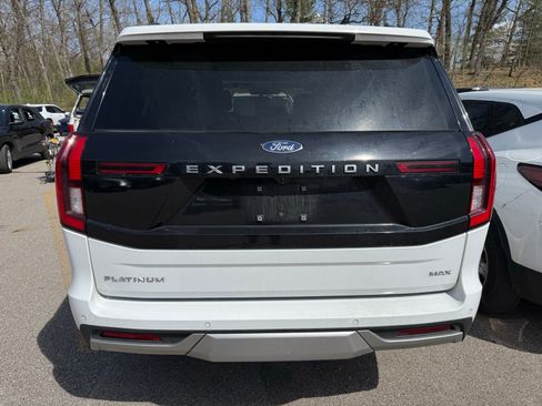 Used 2025 Ford Expedition Max Platinum image 3