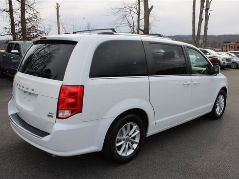 Used 2018 Dodge Grand Caravan SXT image 7