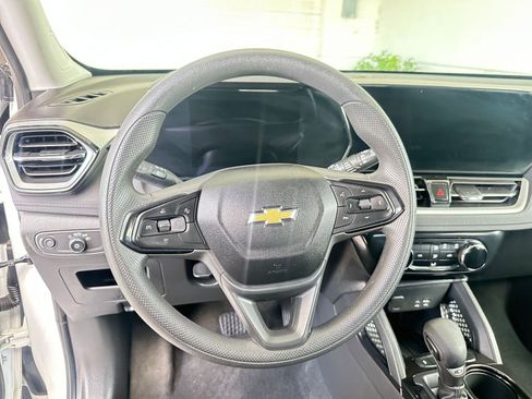 Used 2024 Chevrolet TrailBlazer LT w/ Driver Confidence Package image 28