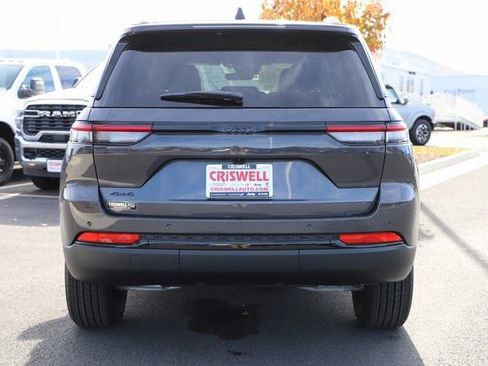 New 2025 Jeep Grand Cherokee Altitude AWD/4WD image 4