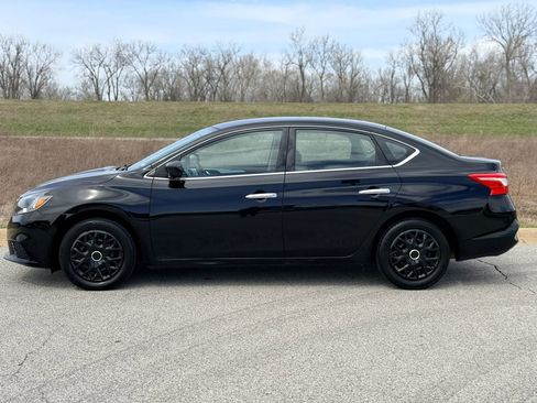 Used 2016 Nissan Sentra S image 7