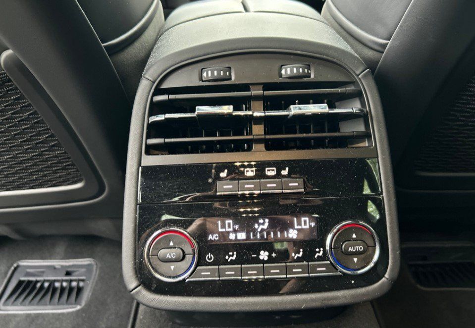 Used 2024 Maserati Quattroporte Modena Ultima Q4 AWD/4WD image 22