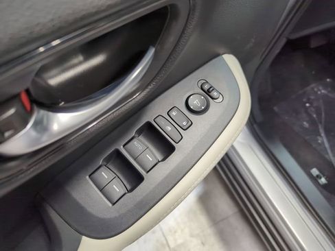 New 2026 Honda HR-V LX image 12