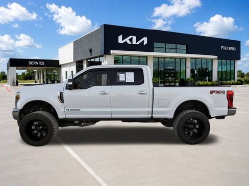 Used 2018 Ford F250 Lariat w/ Lariat Ultimate Package AWD/4WD image 8
