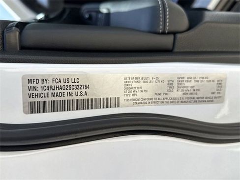 New 2025 Jeep Grand Cherokee Altitude image 17