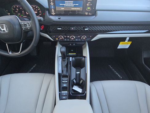 Used 2025 Honda Accord EX-L image 10