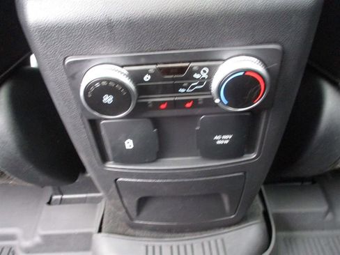 Used 2023 Ford Explorer Limited w/ Limited Technology Package image 8