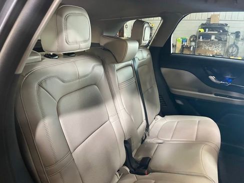 Used 2025 Lincoln Corsair Reserve AWD/4WD image 27