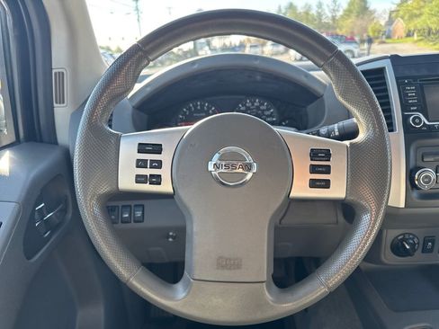 Used 2017 Nissan Frontier SV image 14