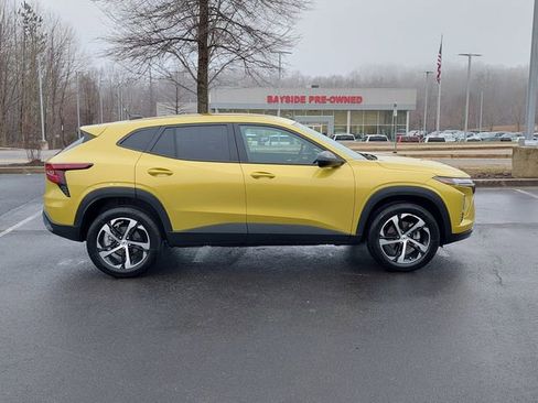 Used 2024 Chevrolet Trax RS image 25