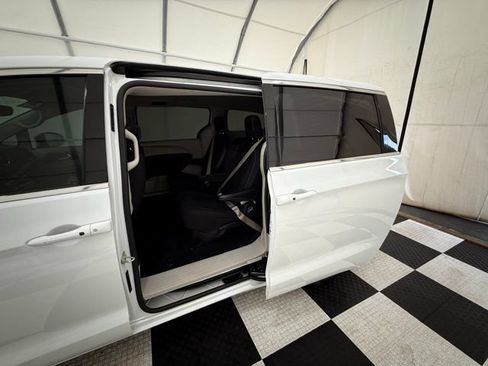 Used 2023 Chrysler Voyager LX FWD image 20