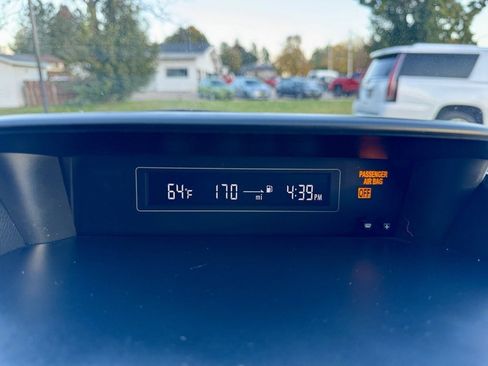 Used 2016 Subaru Crosstrek 2.0i Premium image 30