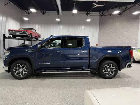 Certified 2023 GMC Sierra 1500 SLT w/ SLT Premium Plus Package AWD/4WD image 2