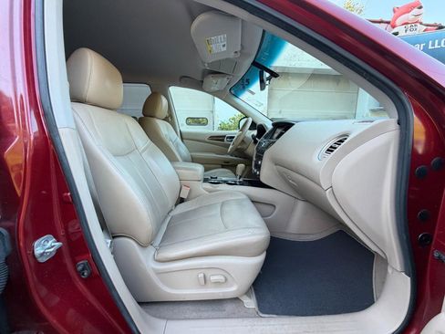 Used 2014 Nissan Pathfinder SL w/ Trailer Tow Package AWD/4WD image 39