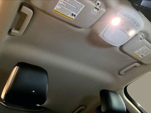 Used 2020 Ford Edge SEL image 27