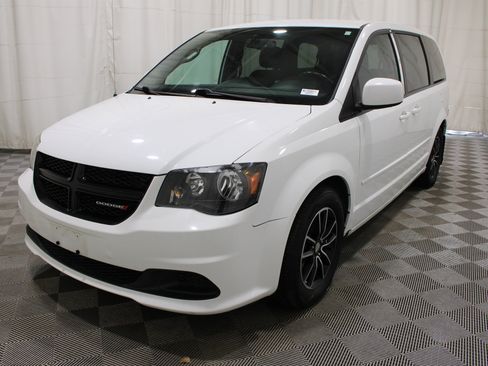 Used 2017 Dodge Grand Caravan SE FWD image 30