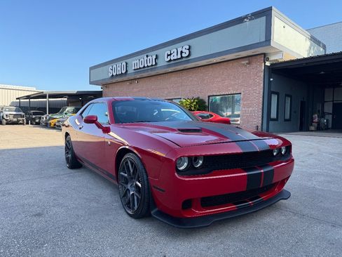 Used 2018 Dodge Challenger R/T Scat Pack w/ Leather Interior Group RWD image 2