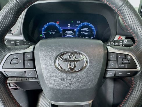 Used 2025 Toyota Sienna XSE FWD image 16