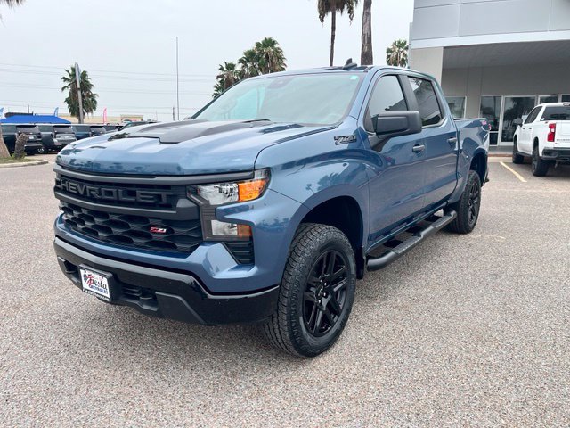 Used 2024 Chevrolet Silverado 1500 Custom Trail Boss w/ Turbomax Blackout Package AWD/4WD image 3