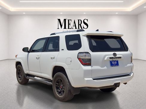 Used 2022 Toyota 4Runner SR5 AWD/4WD image 3