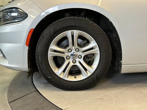 Used 2019 Dodge Charger SXT w/ Leather Interior Group image 24