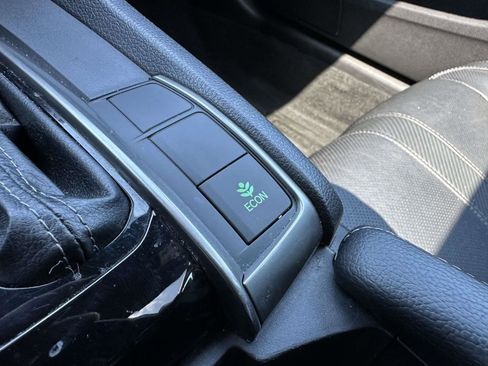 Used 2019 Honda Civic EX-L image 20