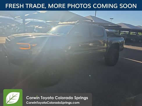 Used 2022 Toyota Tacoma TRD Off-Road w/ Technology Package AWD/4WD image 3