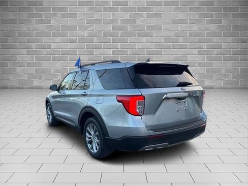 Certified 2022 Ford Explorer XLT w/ Equipment Group 202A image 5