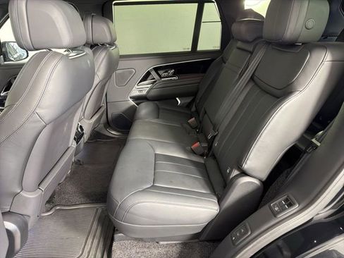 Used 2026 Land Rover Range Rover Long Wheelbase SE AWD/4WD image 10