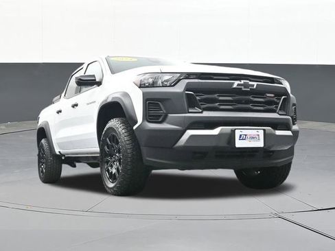 Used 2024 Chevrolet Colorado Trail Boss w/ Technology Package AWD/4WD image 58