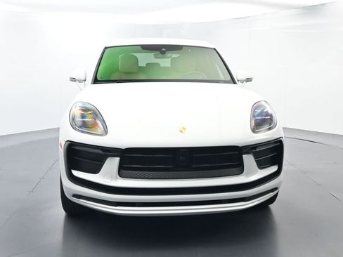 Certified 2024 Porsche Macan image 18