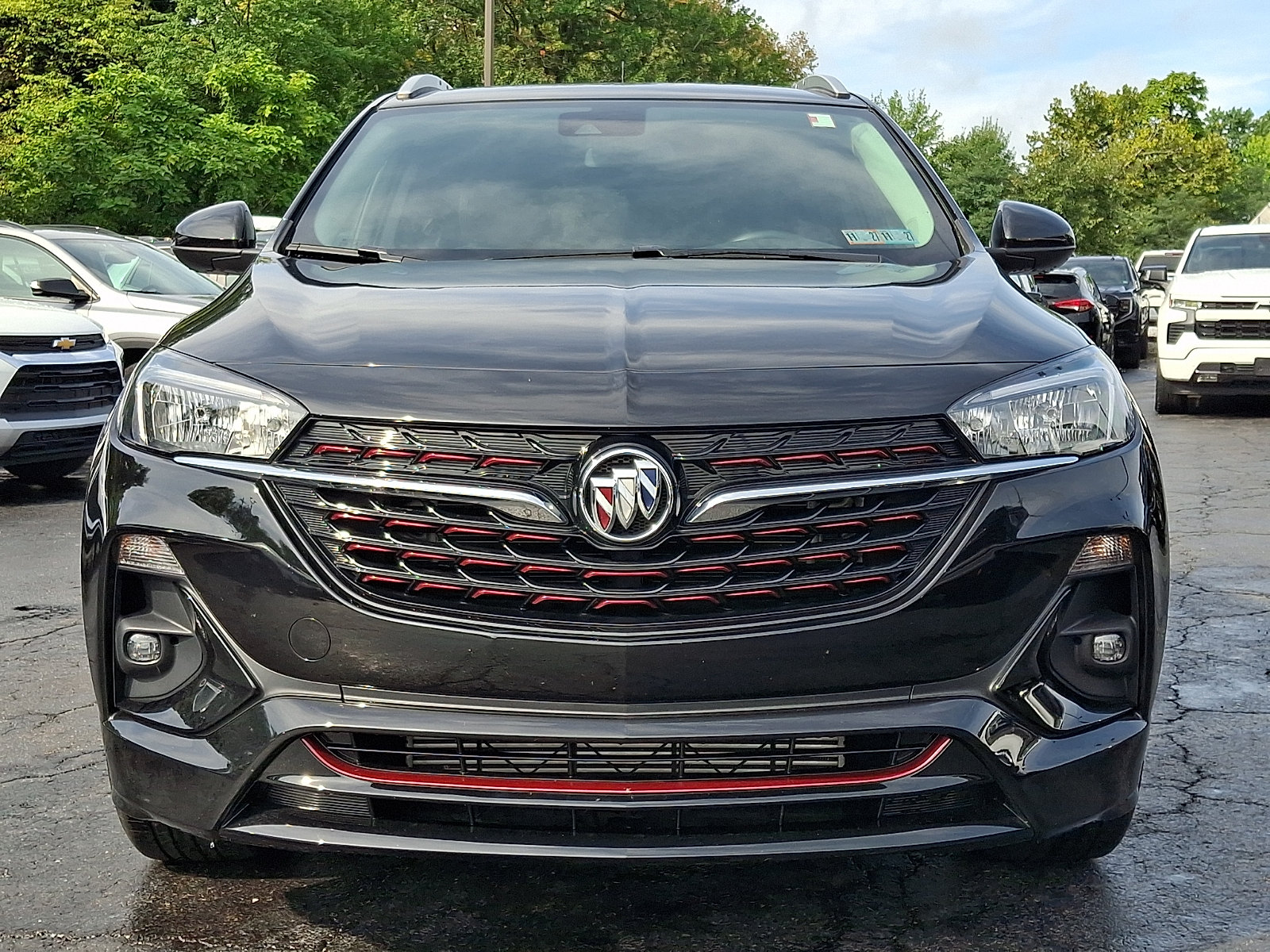 Used 2023 Buick Encore GX Select w/ Sport Touring Package FWD image 2