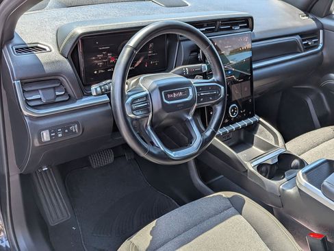 Used 2025 GMC Terrain Elevation AWD/4WD image 16