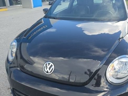 Used 2019 Volkswagen Beetle 2.0T S FWD image 1