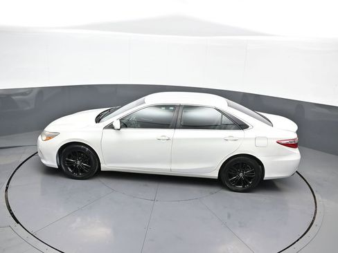 Used 2015 Toyota Camry SE image 39