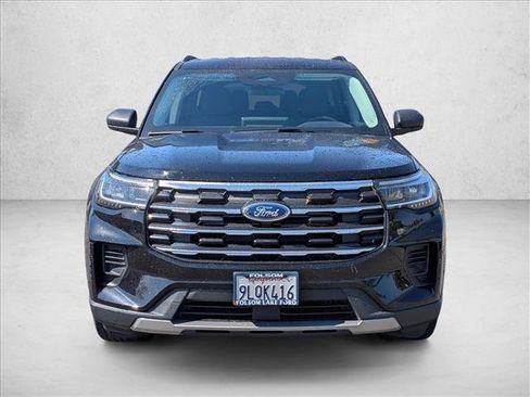 Used 2025 Ford Explorer Active RWD image 2